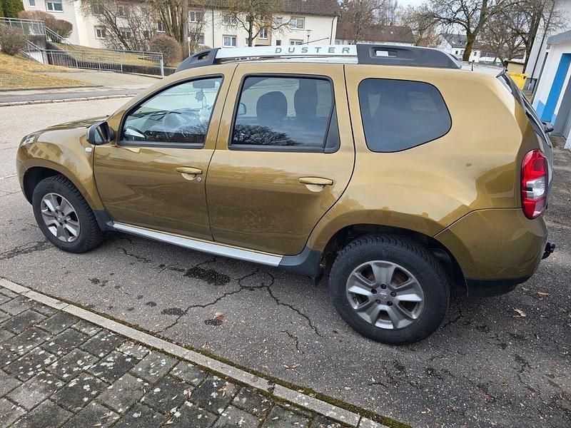 Gebraucht Dacia Duster Prestige 125 PS (91 kW) 2017 Gelb SUV
