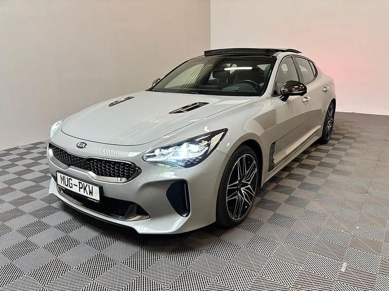 Silber Gebraucht 2021 Kia Stinger Kleinwagen | 32.990 € (Fairer Preis) - Bild 1/4