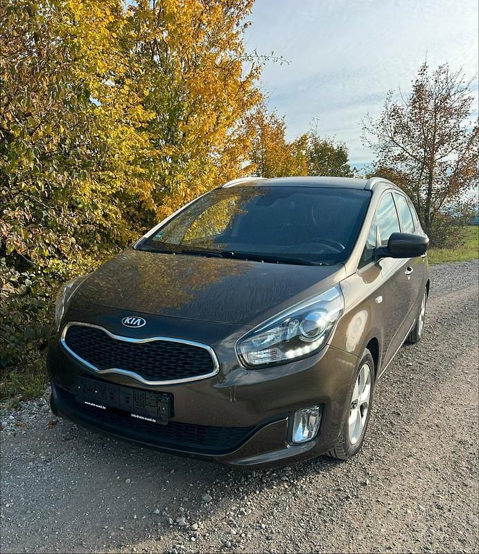 Gebraucht 2023 Kia Carens Van / Kleinbus | 4.900 € - Bild 1/4