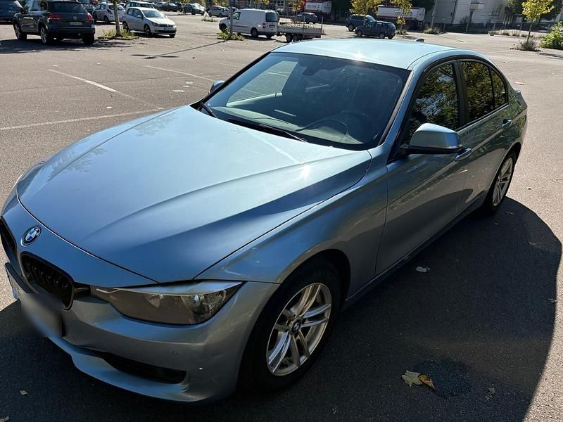 Gebraucht BMW 320 184 PS (135 kW) 2014 Andere farben Limousine