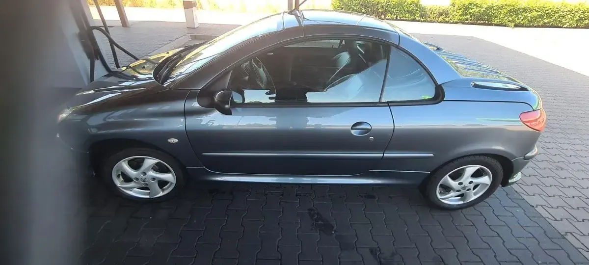 Gebraucht Peugeot 206 CC Sport 109 PS (80 kW) 2005 Grau Cabrio