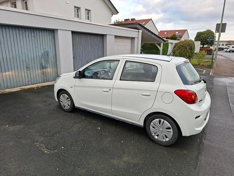 Weiß Gebraucht 2019 Mitsubishi Space Star Basis Kleinwagen | 5.200 € (Fairer Preis) - Bild 1/4