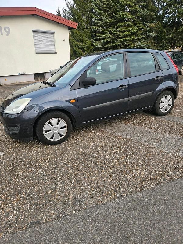 Gebraucht Ford Fiesta 69 PS (50 kW) 2007 Grau Kleinwagen