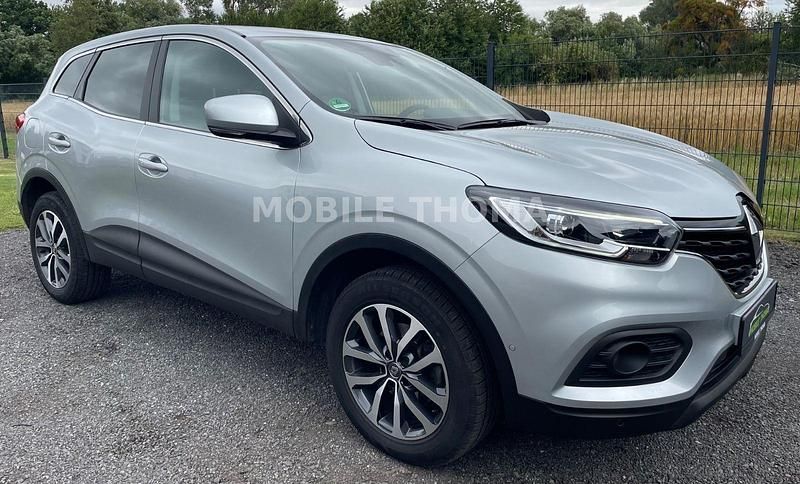 Silber Gebraucht 2021 Renault Kadjar Zen SUV | 13.990 € (Superpreis) - Bild 1/4
