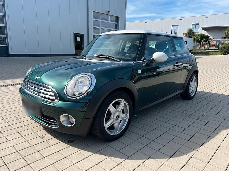 Grün Gebraucht 2010 Mini Cooper Coupé Coupé | 5.300 € (Fairer Preis) - Bild 1/4