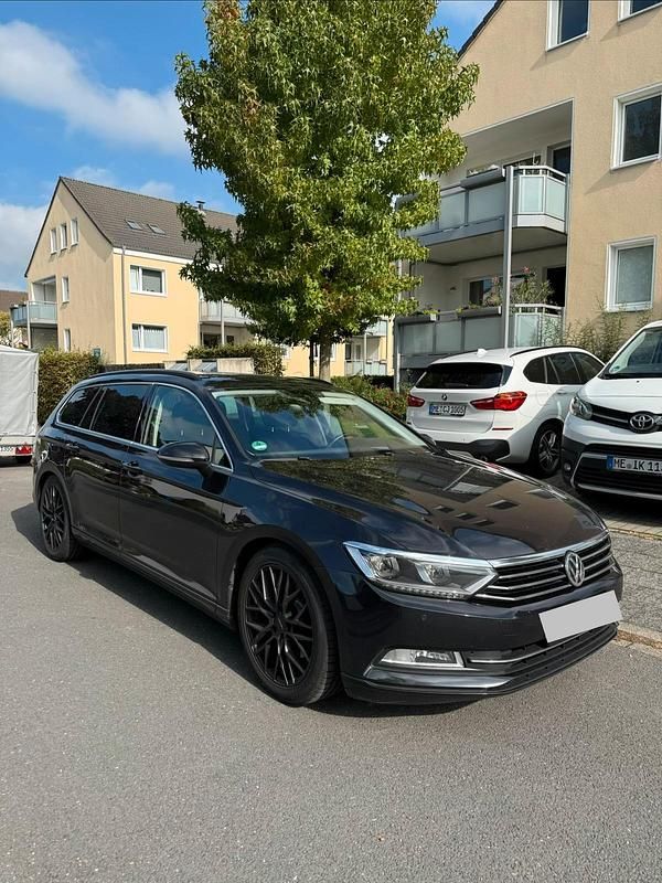 Schwarz Gebraucht 2017 VW Passat Kombi | 10.500 € (Fairer Preis) - Bild 1/4
