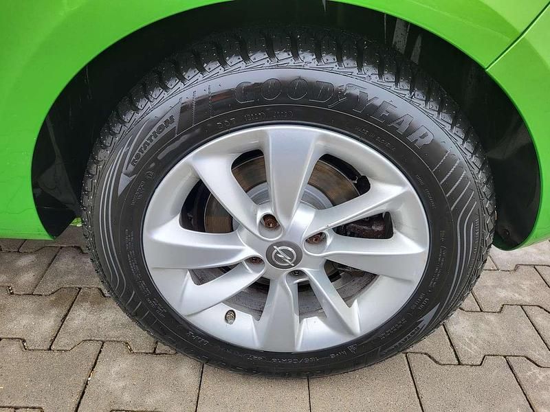 Gebraucht Opel Corsa Edition 101 PS (74 kW) 2018 Grün Limousine