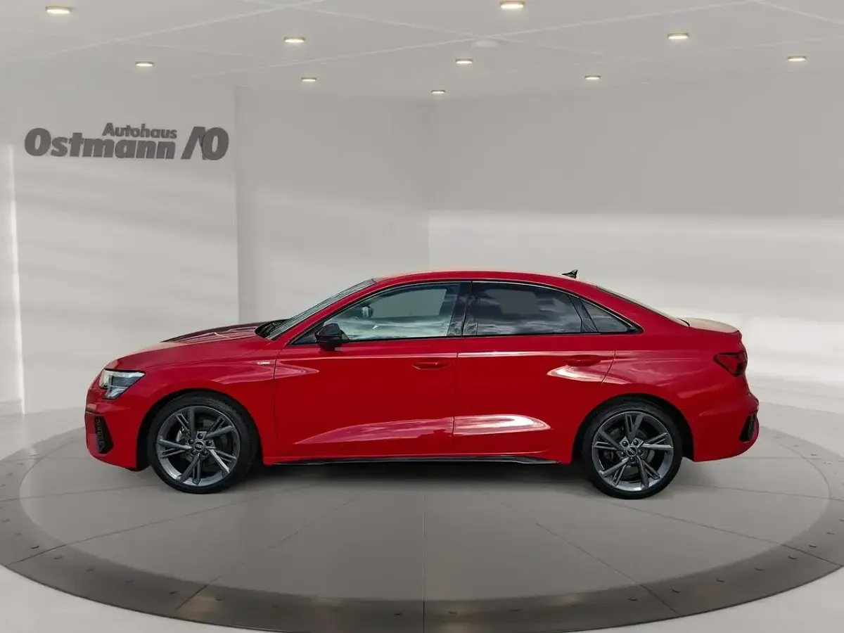 Gebraucht Audi A3 S-Line 150 PS (110 kW) 2023 Rot Limousine
