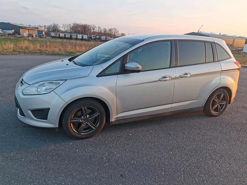 Gebraucht Ford Grand C-Max 125 PS (91 kW) 2011 Silber Van / Kleinbus