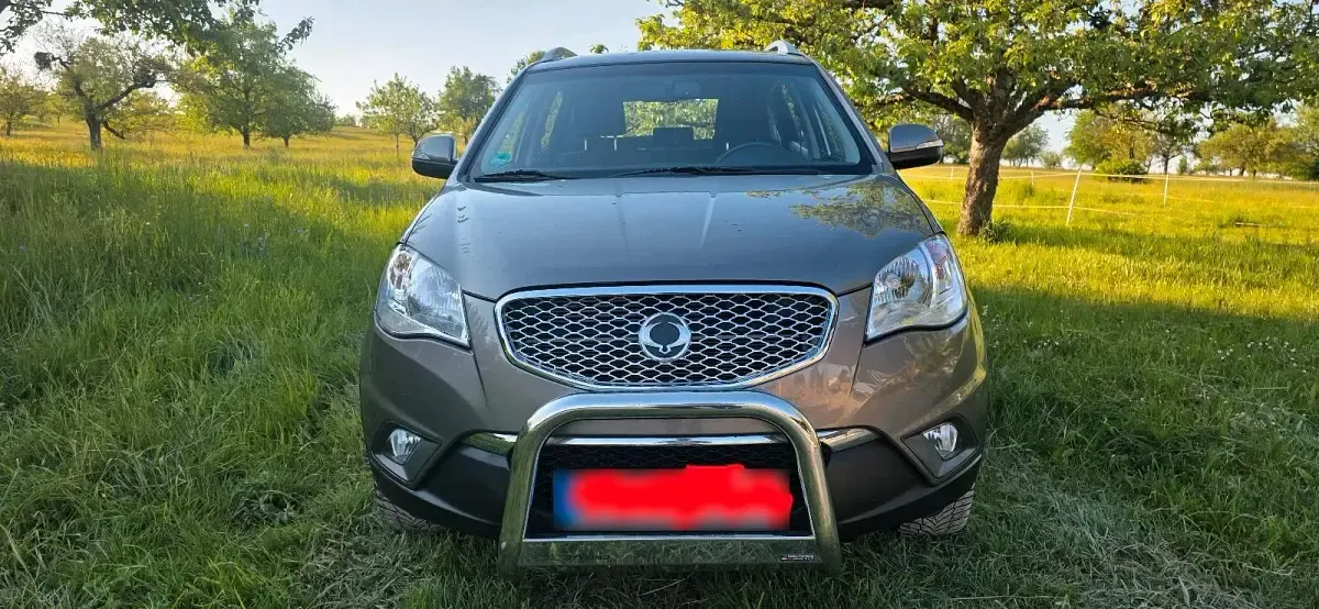 Gebraucht SsangYong Korando 150 PS (110 kW) 2013 Grau SUV