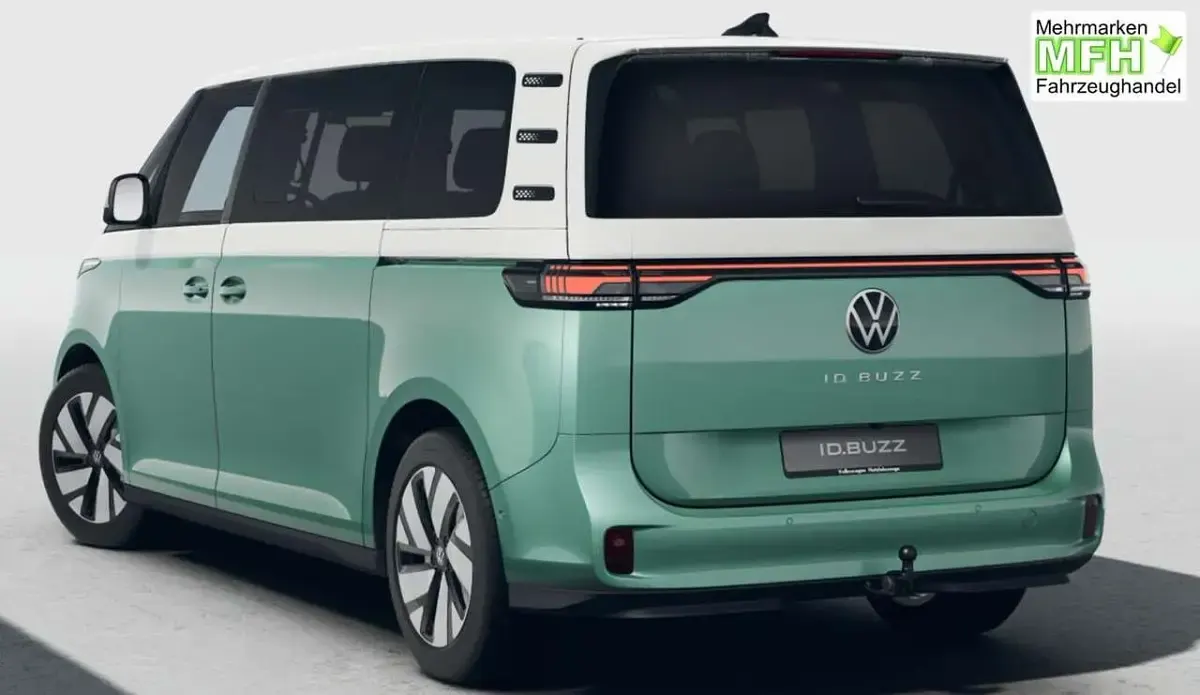 Neu VW ID. Buzz Comfortline 210 kW (286 PS) 2026 Candyweiß / bay leaf g... Van / Kleinbus