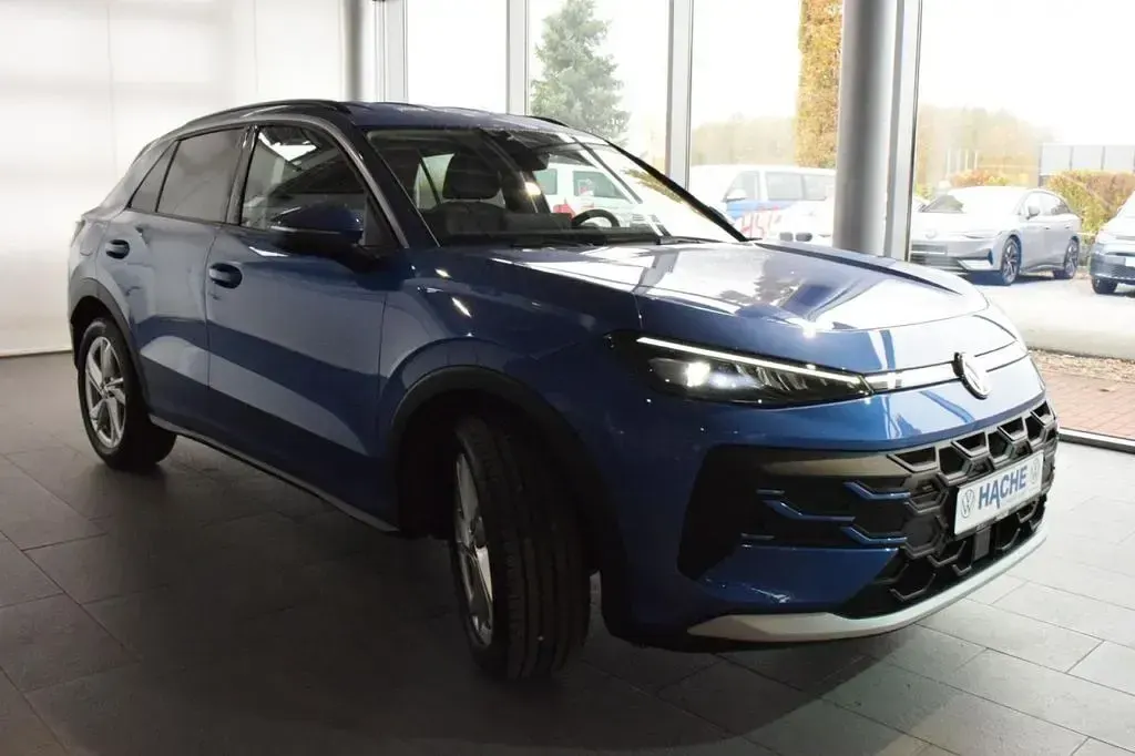 Neu VW T-Roc Life 150 PS (110 kW) 2026 Blau SUV