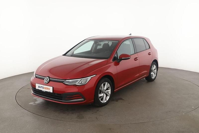 Rot Gebraucht 2021 VW Golf VIII Life Limousine | 17.300 € (Guter Preis) - Bild 1/3