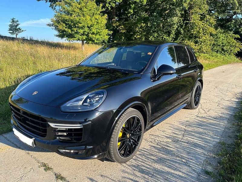 Gebraucht Porsche Cayenne Turbo S 570 PS (419 kW) 2015 Schwarz SUV