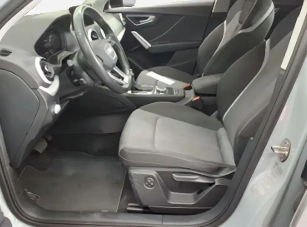 Gebraucht Audi Q2 Advanced Plus 150 PS (110 kW) 2023 Grau SUV