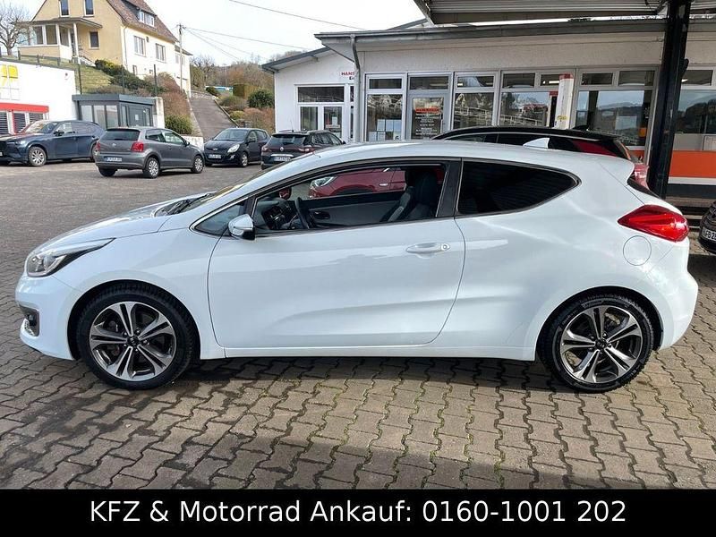 Gebraucht Kia Ceed Spirit 135 PS (99 kW) 2017 Weiß Kleinwagen