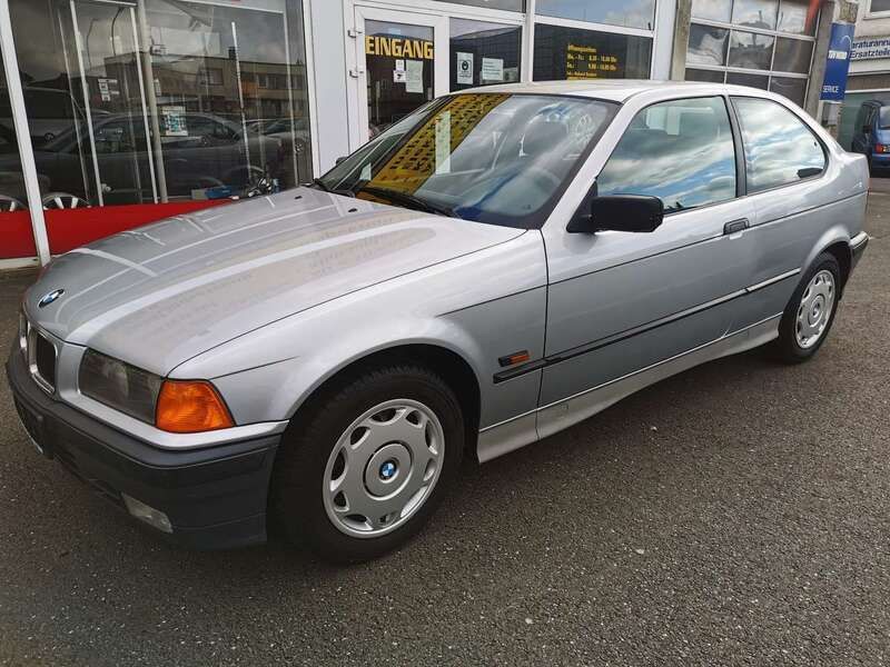 Gebraucht BMW 316 102 PS (75 kW) 1995 Silber Coupé