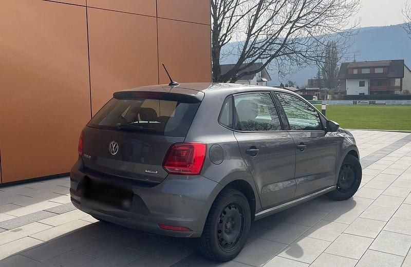 Gebraucht VW Polo Trendline 75 PS (55 kW) 2015 Grau Kleinwagen