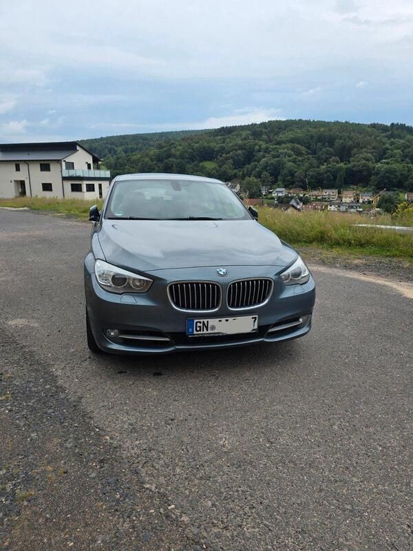 Blau Gebraucht 2012 BMW 530 Gran Turismo Performance Limousine | 13.800 € - Bild 1/4