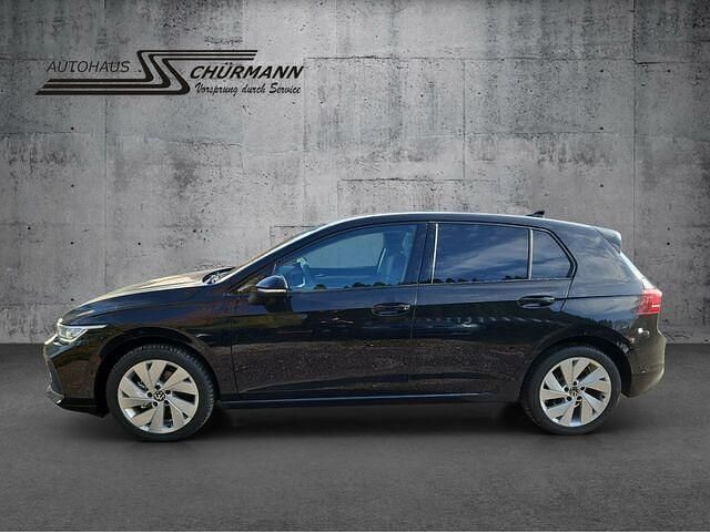 Second-hand VW Golf VIII Life 150 CP (110 kW) 2024 Andere farbe