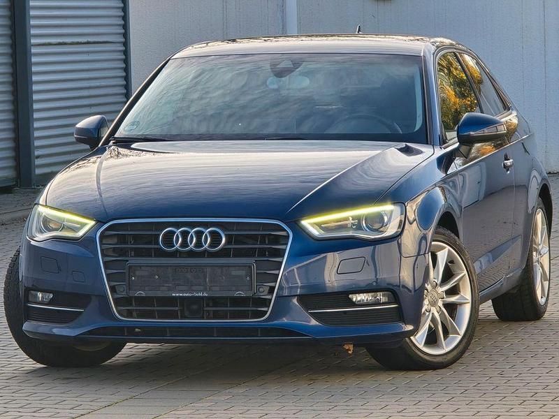 Blau Gebraucht 2013 Audi A3 Ambition Limousine | 6.390 € (Teuer) - Bild 1/4