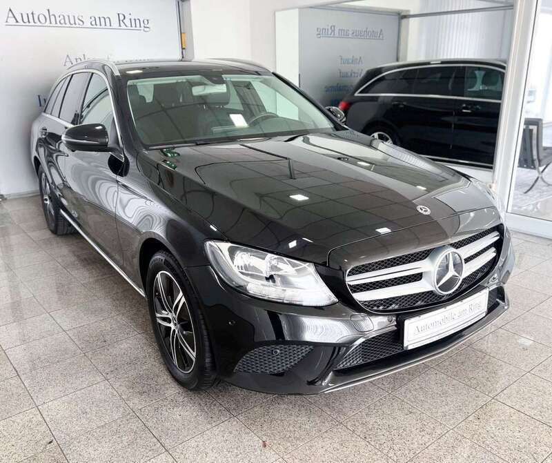 Ung. schwarz unilack Gebraucht 2019 Mercedes C220 Avantgarde Kombi | 22.880 € (Guter Preis) - Bild 1/4
