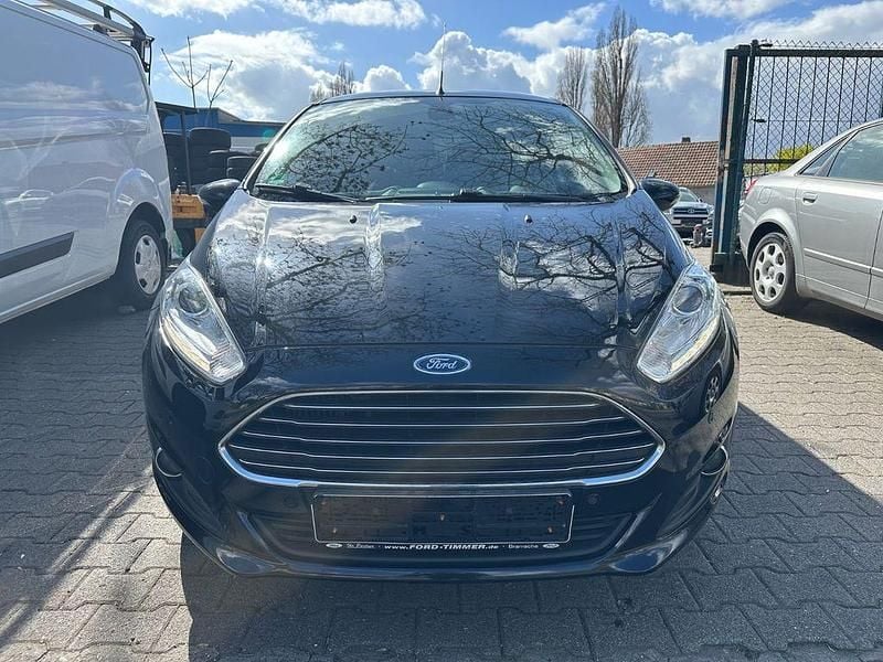 Gebraucht Ford Fiesta Titanium 101 PS (74 kW) 2014 Schwarz Kleinwagen