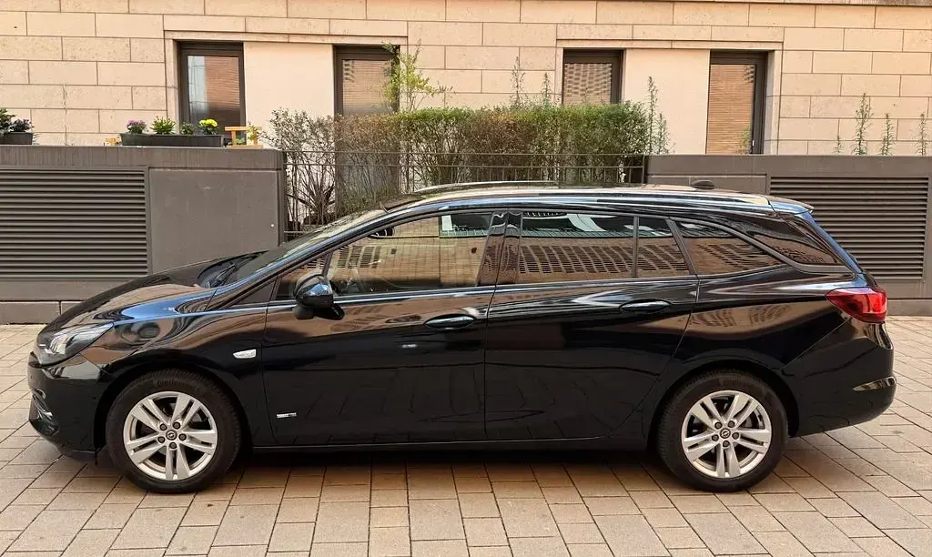 Gebraucht Opel Astra Design & Tech 145 PS (106 kW) 2021 Schwarz Kombi