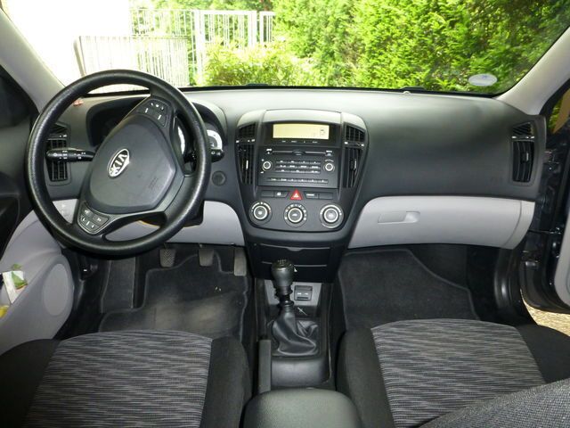 Gebraucht Kia Ceed 109 PS (80 kW) 2009 Grau metallic Kleinwagen