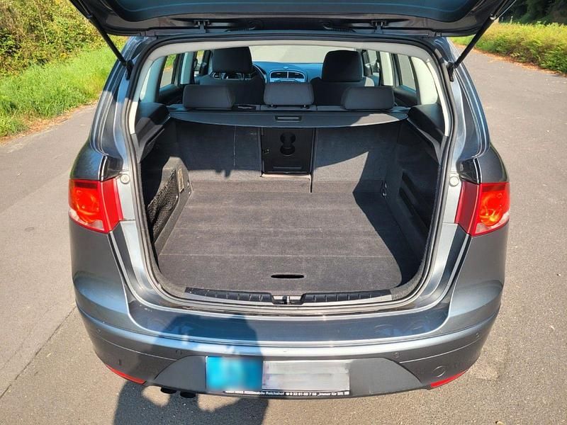 Gebraucht Seat Altea Style 125 PS (91 kW) 2013 Grau Van / Kleinbus