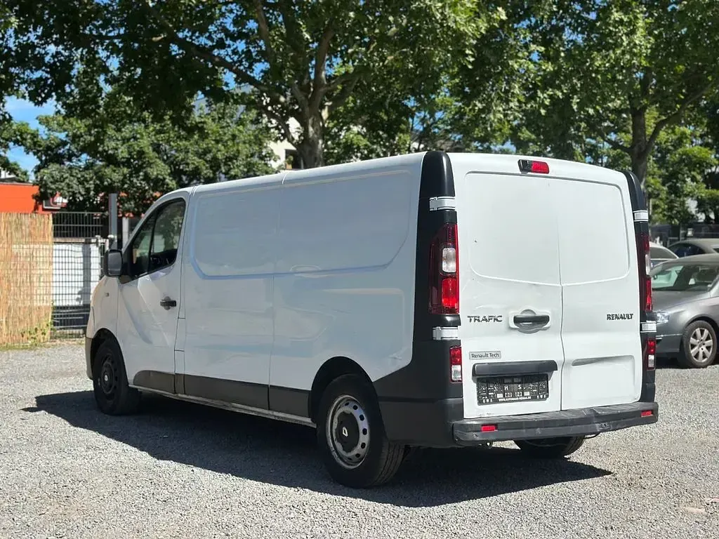 Gebraucht Renault Trafic Komfort 120 PS (88 kW) 2020 Weiß Van / Kleinbus