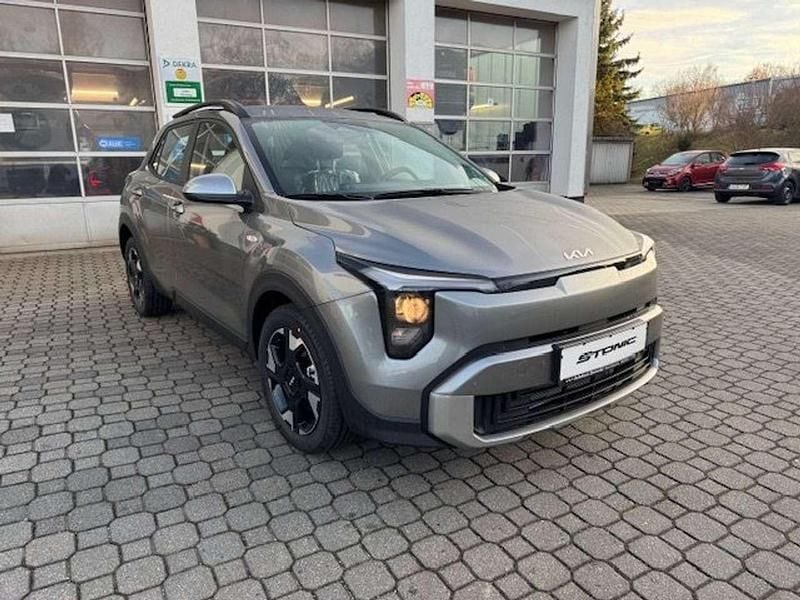 (m7g) astro grey m Neu 2025 Kia Stonic Edition 7 SUV | 23.490 € (Etwas zu teuer) - Bild 1/4