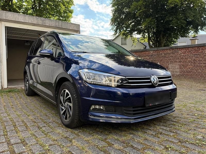 Blau Gebraucht 2019 VW Touran Join Van / Kleinbus | 18.850 € (Guter Preis) - Bild 1/4