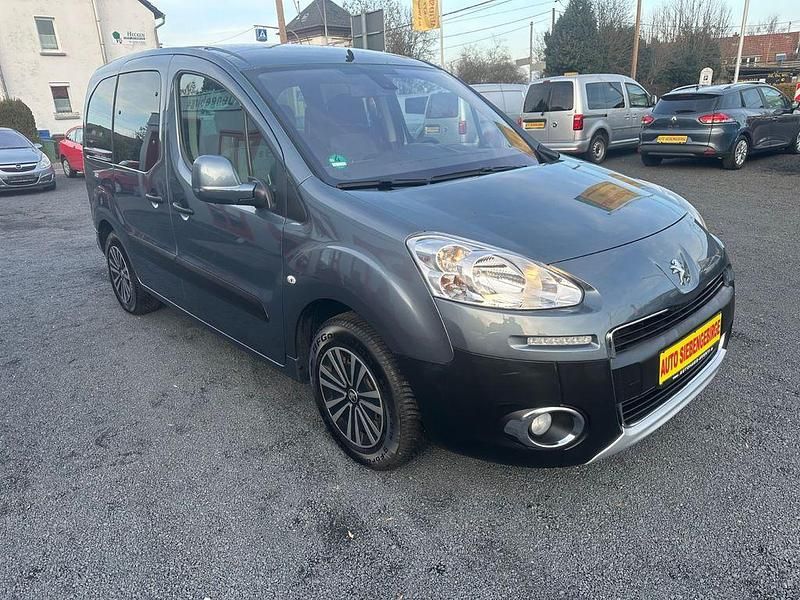 Gebraucht Peugeot Partner Tepee Active 120 PS (88 kW) 2012 Van / Kleinbus
