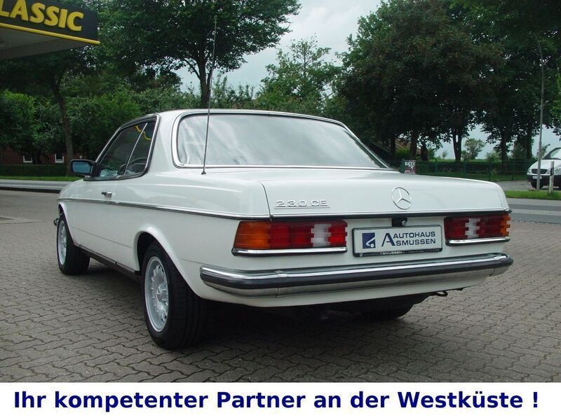 Gebraucht Mercedes 230 136 PS (100 kW) 1982 Weißandere Coupé