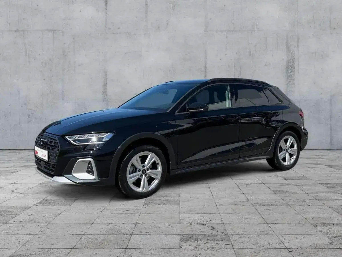 Używany Audi A3 204 KM (150 kW) 2025 Czarny Sedan/Limuzyna