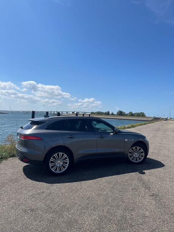 Grau Gebraucht 2018 Jaguar F-Pace R-Sport SUV | 21.500 € (Superpreis) - Bild 1/4