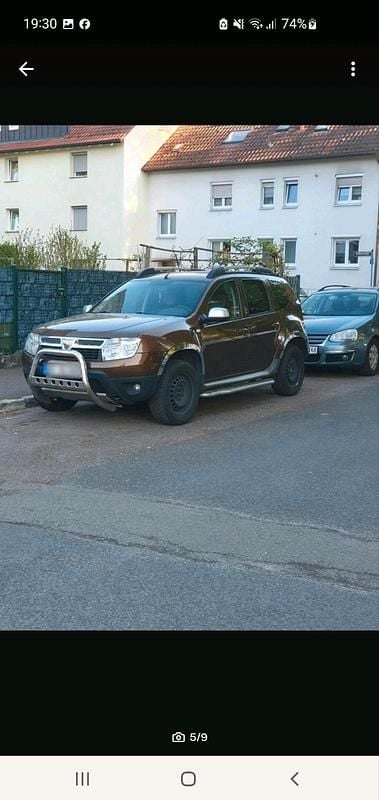 Second-hand Dacia Duster 105 CP (77 kW) 2011 Maro SUV