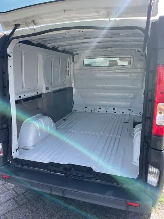 Używany Opel Vivaro 114 KM (83 kW) 2013 Biały Minivan