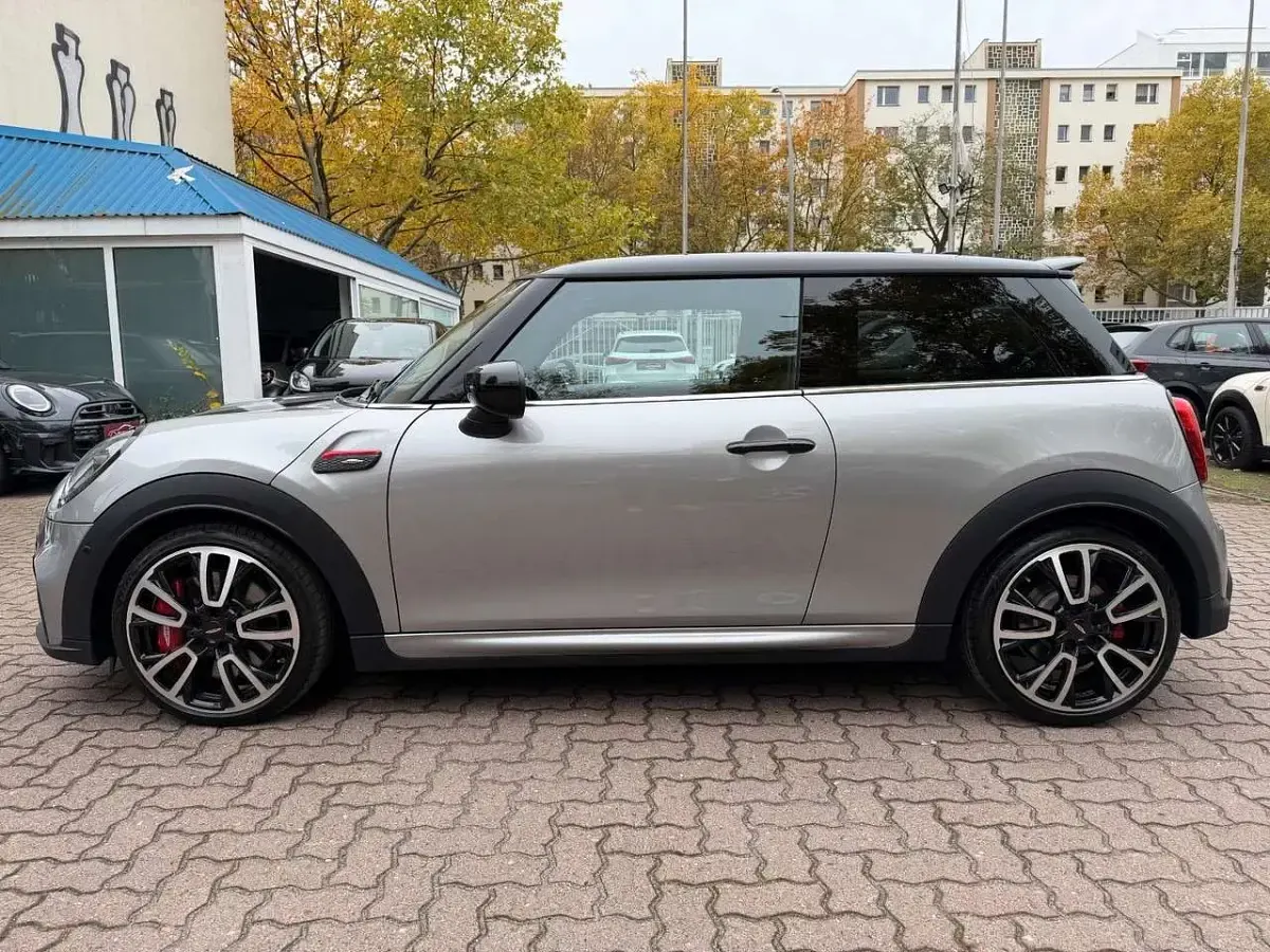 Gebraucht Mini John Cooper Works 231 PS (169 kW) 2023 Melting silver iii Kleinwagen