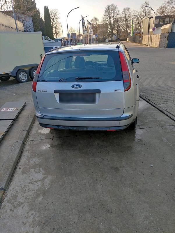 Gebraucht Ford Focus 105 PS (77 kW) 2005 Grau Kombi