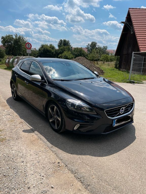 Schwarz Gebraucht 2014 Volvo V40 Kombi | 13.600 € (Teuer) - Bild 1/4