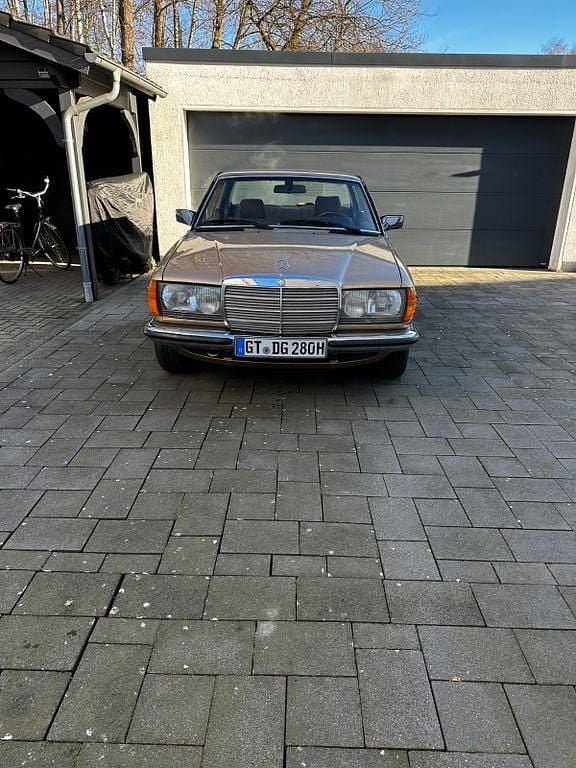 Gebraucht Mercedes 280 186 PS (136 kW) 1984 Gold Coupé