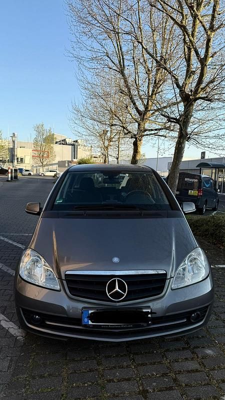 Grau Gebraucht 2009 Mercedes A160 Van / Kleinbus | 1.950 € (Fairer Preis) - Bild 1/4