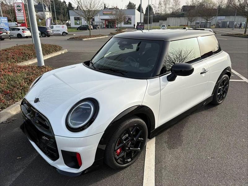 Gebraucht Mini John Cooper Works 231 PS (169 kW) 2025 Weiß Kleinwagen