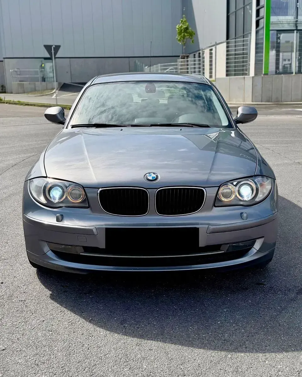 Gebraucht BMW 118 143 PS (105 kW) 2011 Grau Kleinwagen