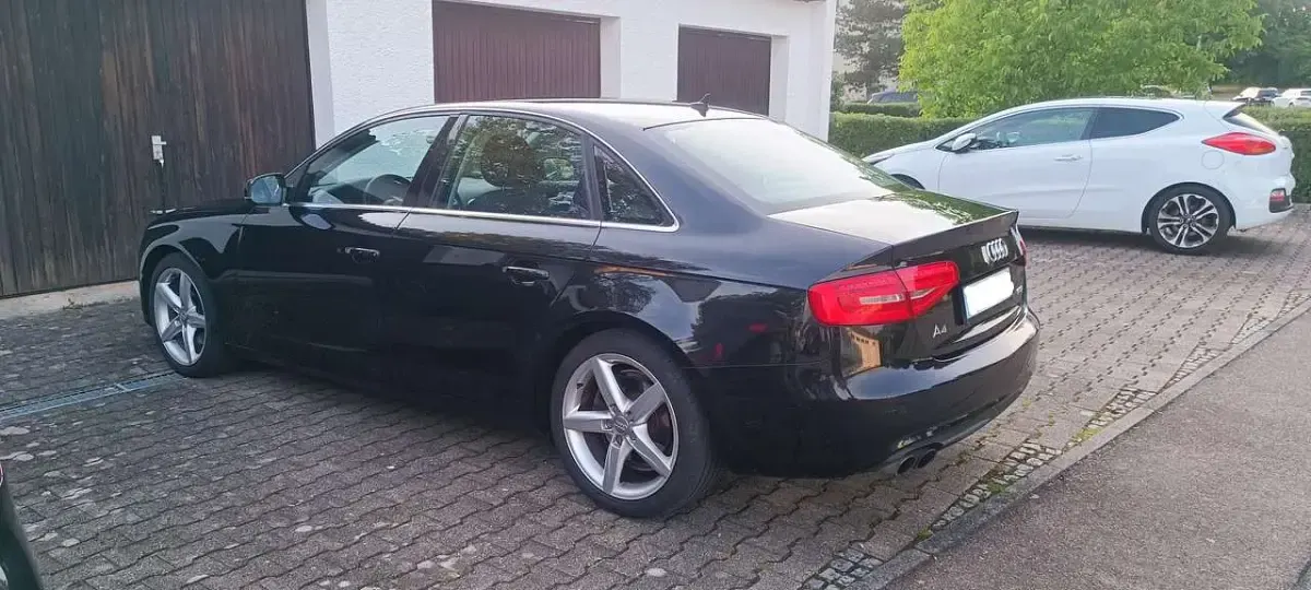 Gebraucht Audi A4 Ambition 170 PS (125 kW) 2013 Schwarz Limousine