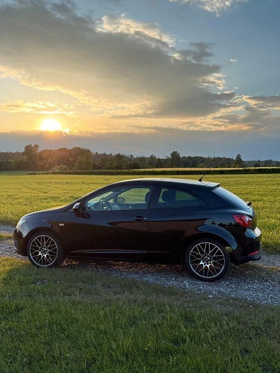Schwarz Gebraucht 2009 Seat Ibiza SC Sport Kleinwagen | 4.900 € (Fairer Preis) - Bild 1/4