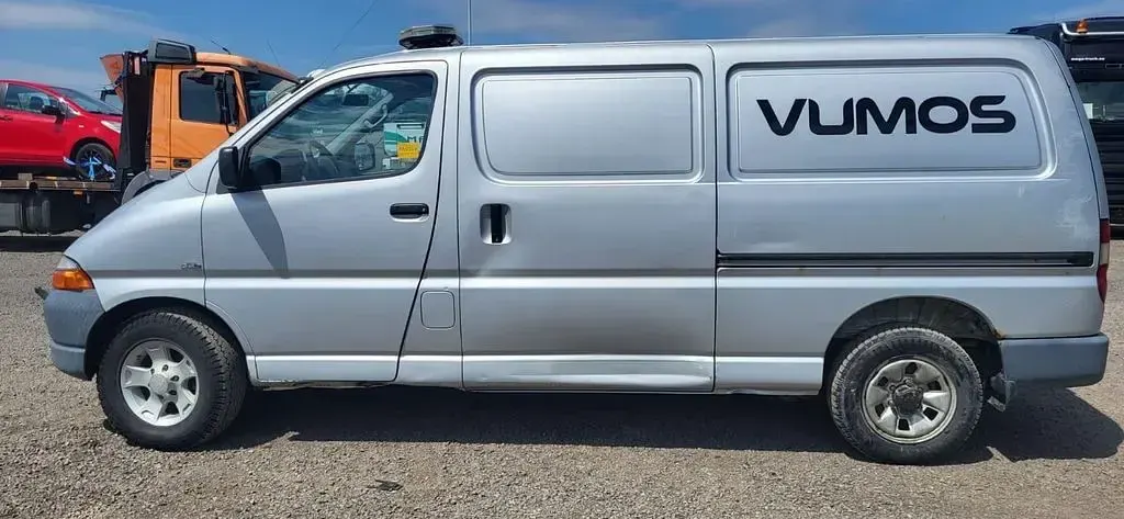 Gebraucht Toyota HiAce 102 PS (75 kW) 2004 Silber Van / Kleinbus