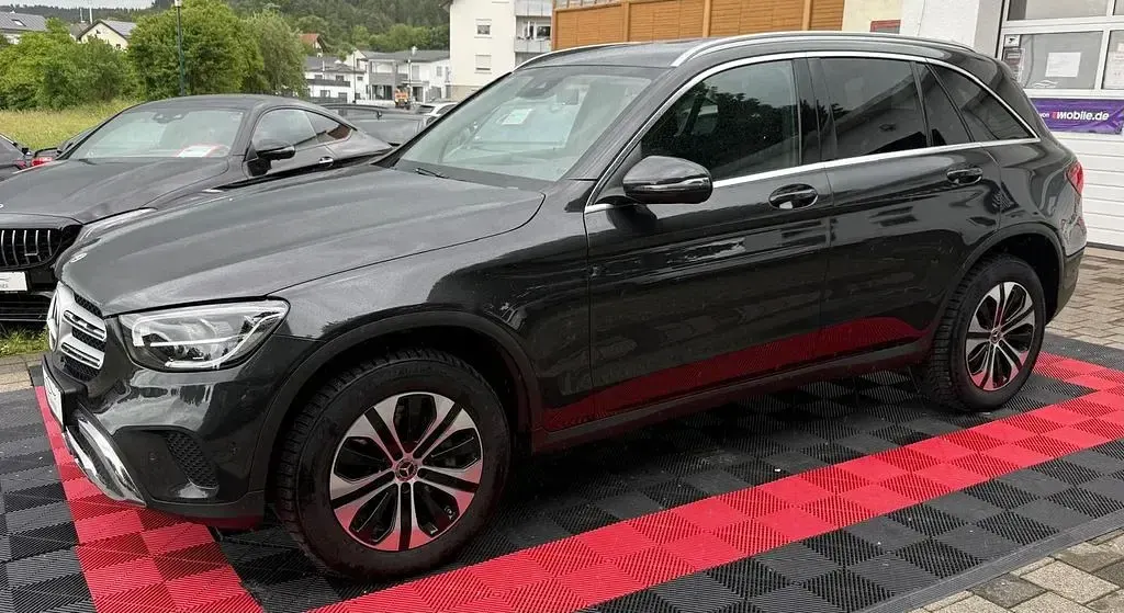 Gebraucht Mercedes GLC300 211 PS (155 kW) 2022 Grau SUV